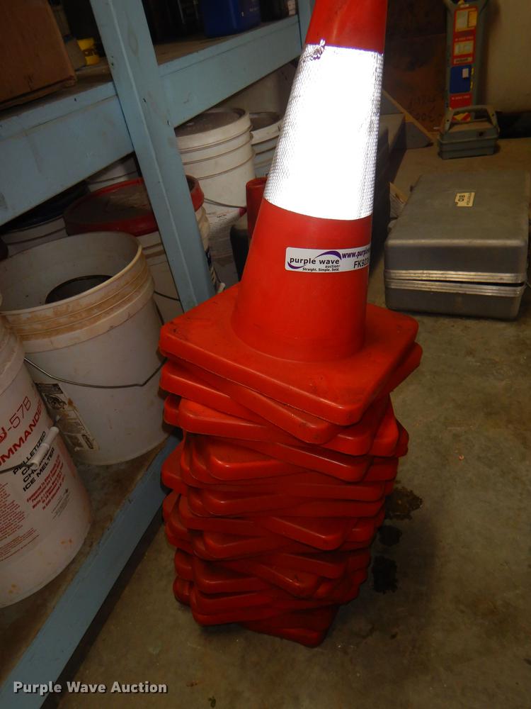 image for item FK9236 (31) safety cones