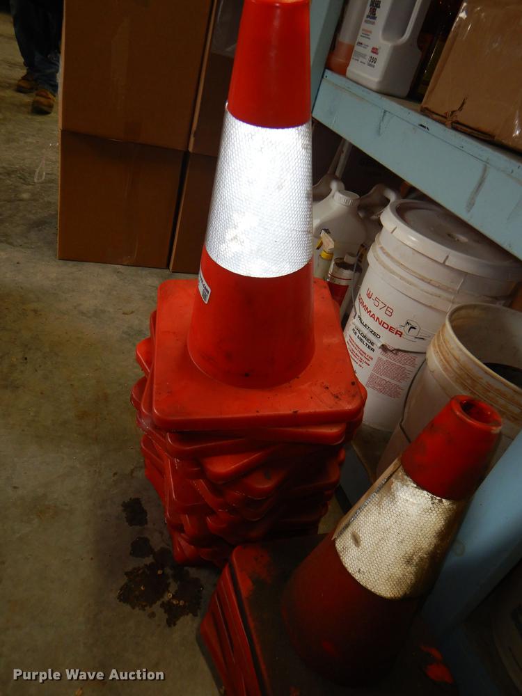 image for item FK9236 (31) safety cones