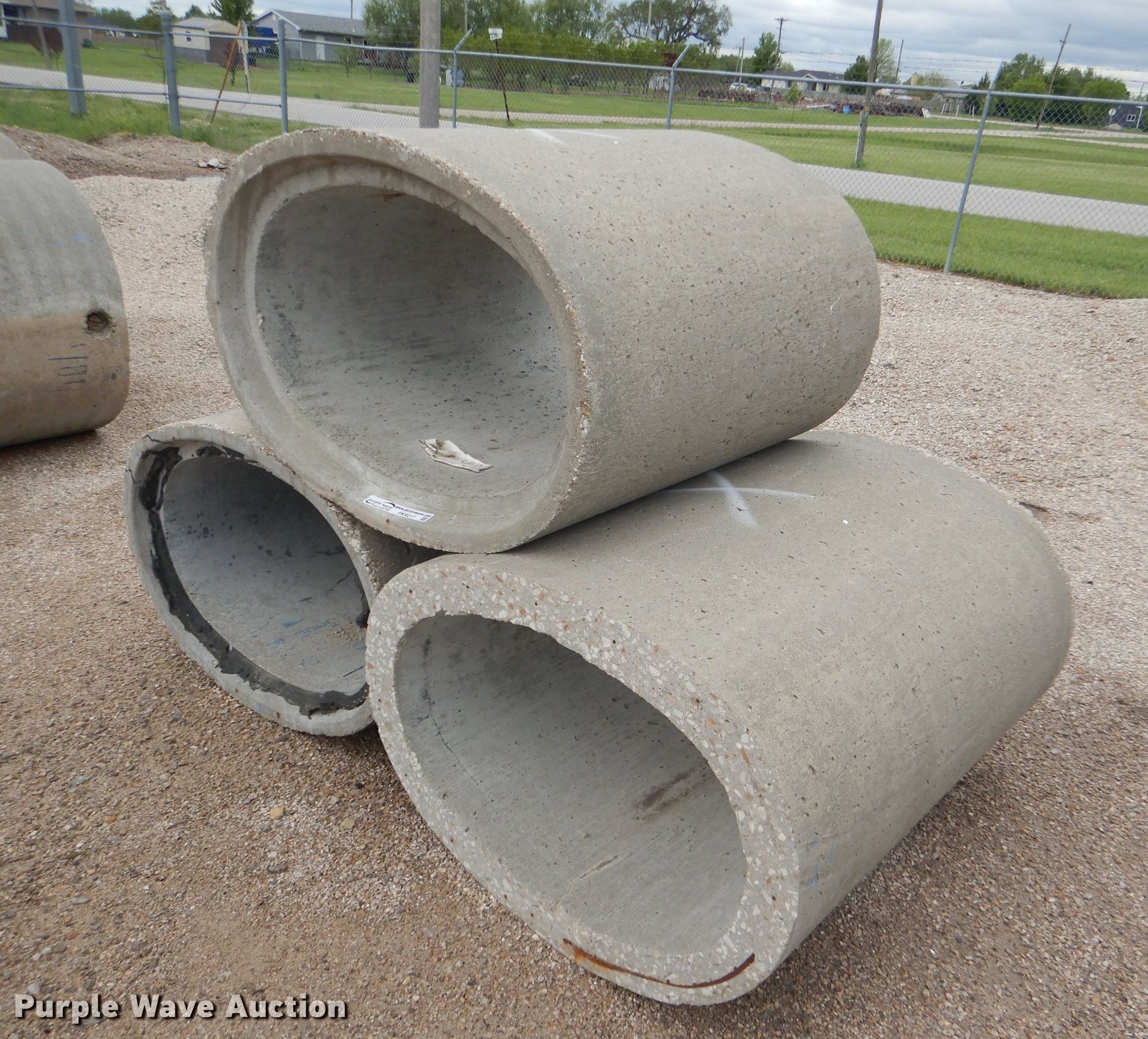 (3) C concrete culvert pipes in Burlington, KS Item FK9217 sold