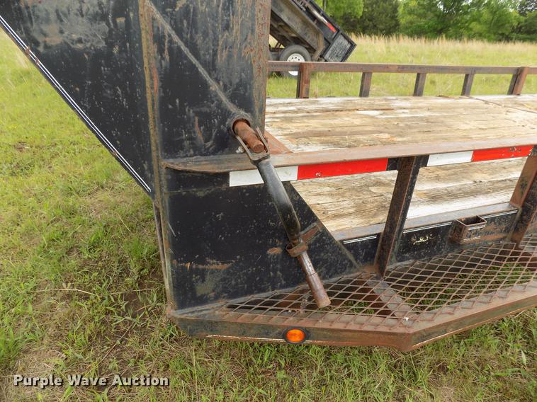 image for item DB9684 2005 Apache 51173 equipment trailer