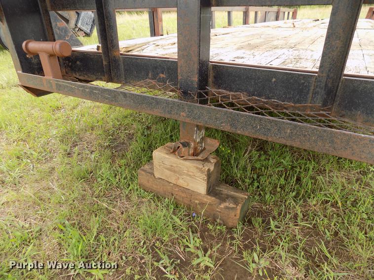 image for item DB9684 2005 Apache 51173 equipment trailer