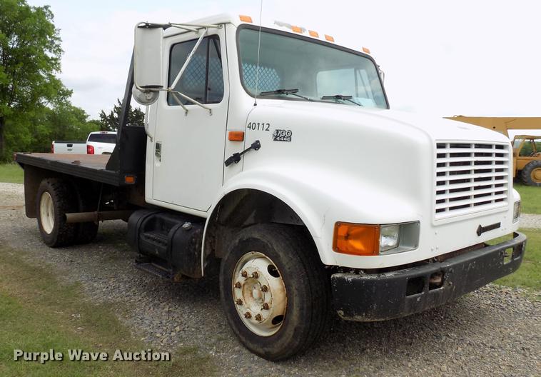 image for item DB9688 2002 International 4700 flatbed truck