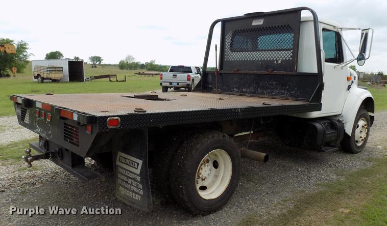 image for item DB9688 2002 International 4700 flatbed truck