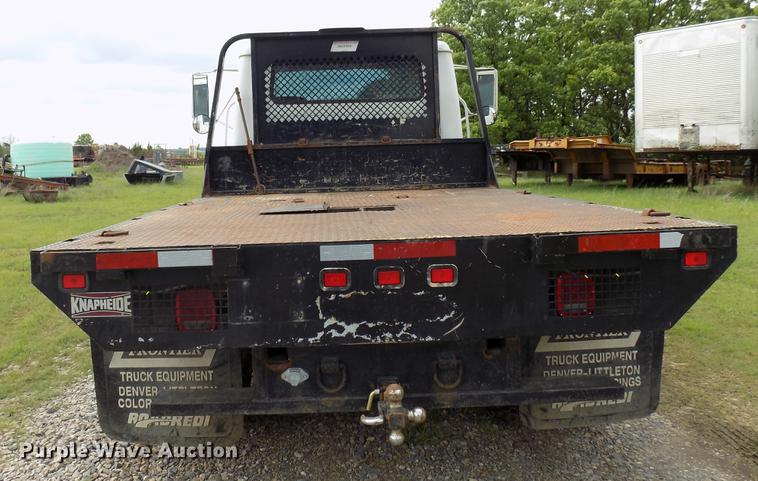 image for item DB9688 2002 International 4700 flatbed truck