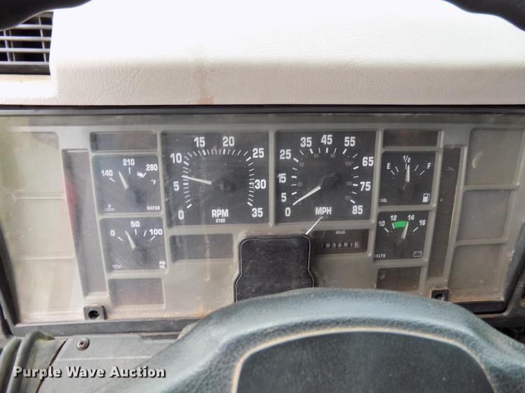 image for item DB9688 2002 International 4700 flatbed truck