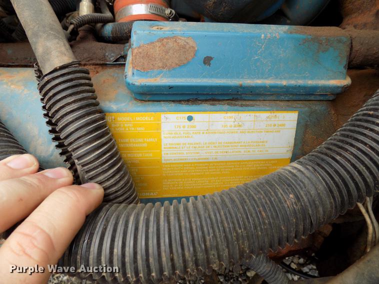 image for item DB9688 2002 International 4700 flatbed truck