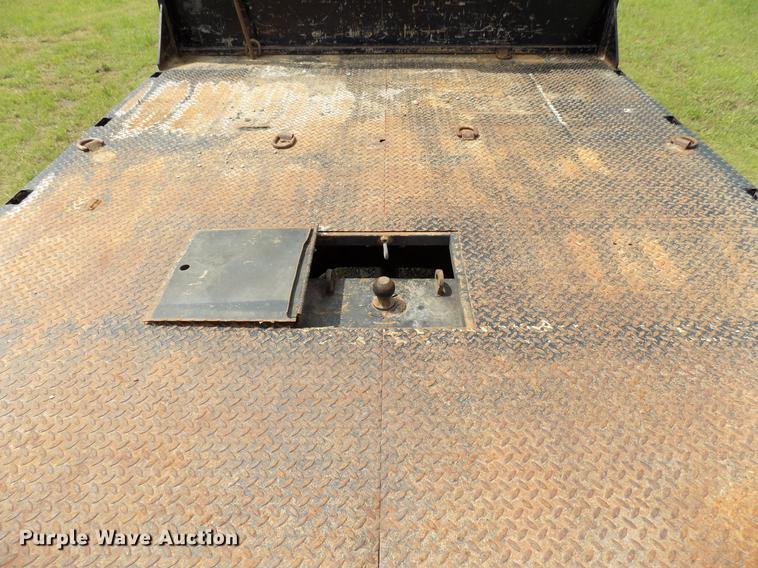 image for item DB9688 2002 International 4700 flatbed truck