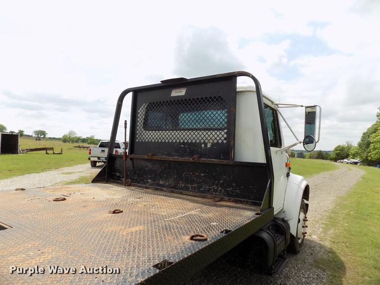 image for item DB9688 2002 International 4700 flatbed truck
