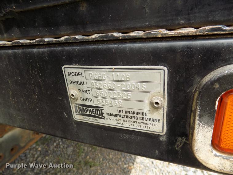 image for item DB9688 2002 International 4700 flatbed truck