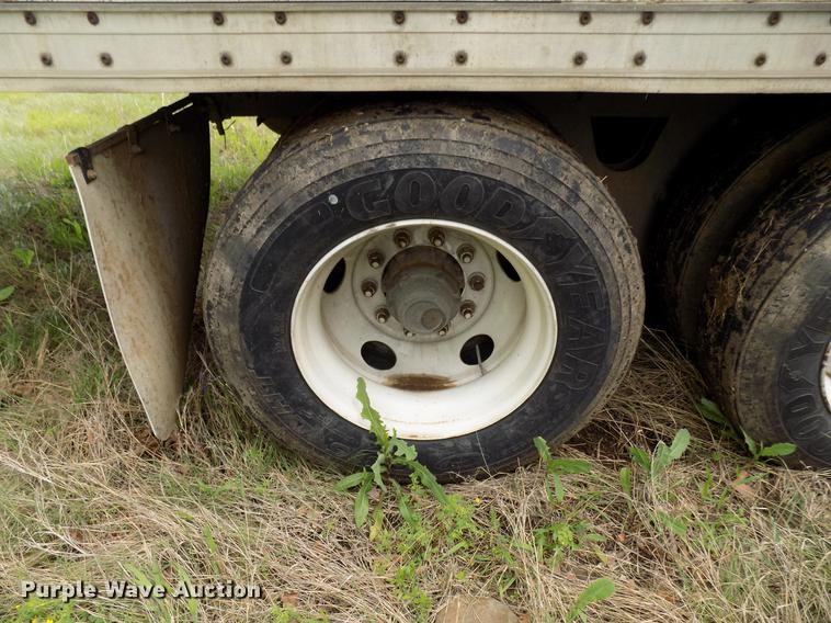 image for item DB9689 2000 Wabash Bison dry van trailer