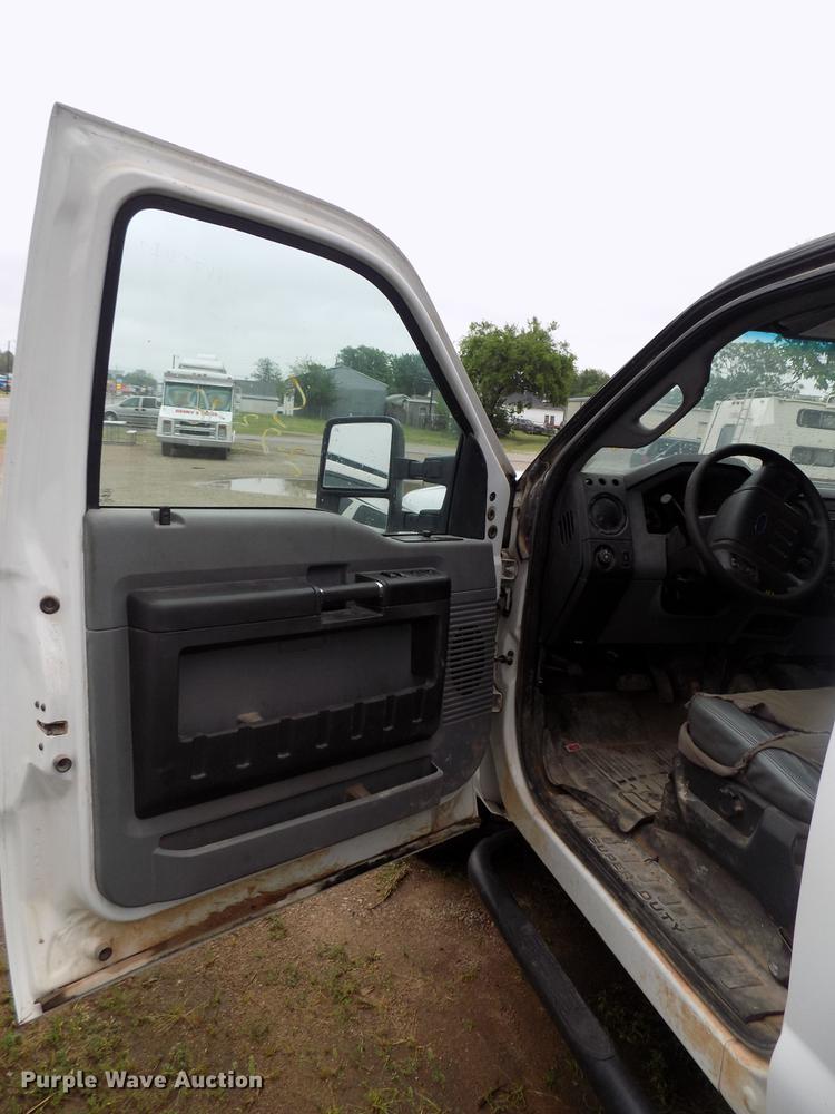 image for item DB9699 2014 Ford F350 Super Duty Crew Cab pickup truck