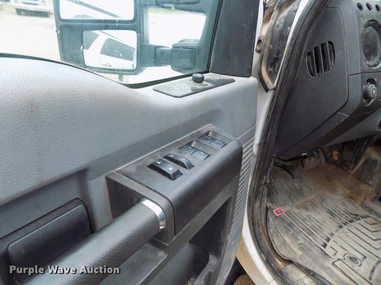 image for item DB9699 2014 Ford F350 Super Duty Crew Cab pickup truck