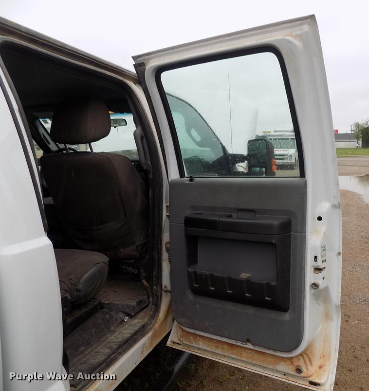 image for item DB9699 2014 Ford F350 Super Duty Crew Cab pickup truck