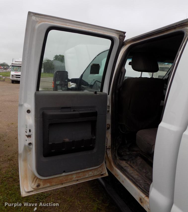 image for item DB9699 2014 Ford F350 Super Duty Crew Cab pickup truck