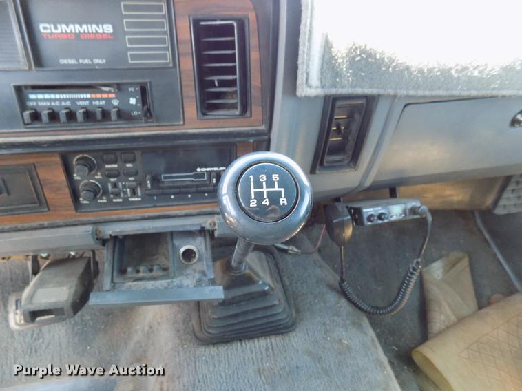 image for item DB9760 1991 Dodge D350 flatbed pickup truck