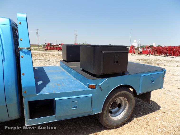 image for item DB9760 1991 Dodge D350 flatbed pickup truck