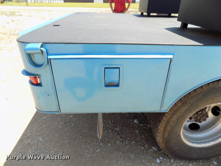 image for item DB9760 1991 Dodge D350 flatbed pickup truck