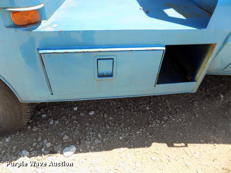 image for item DB9760 1991 Dodge D350 flatbed pickup truck