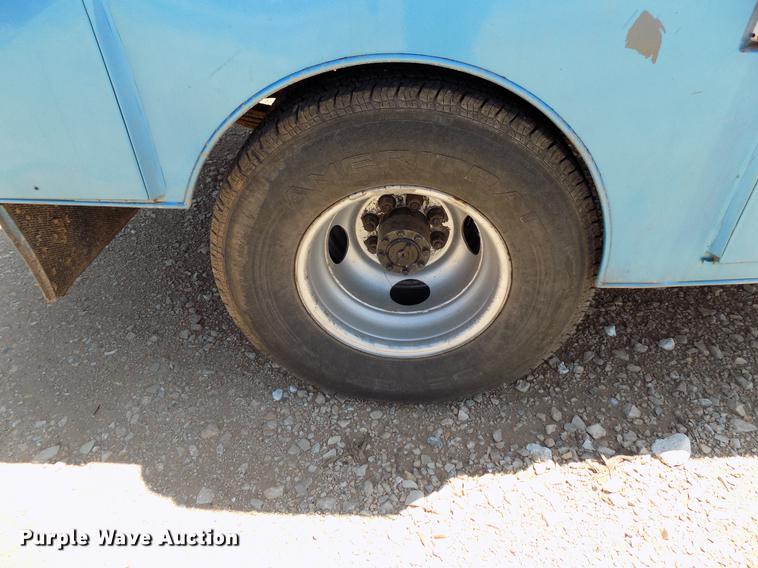 image for item DB9760 1991 Dodge D350 flatbed pickup truck