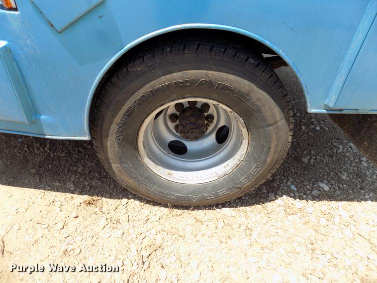 image for item DB9760 1991 Dodge D350 flatbed pickup truck