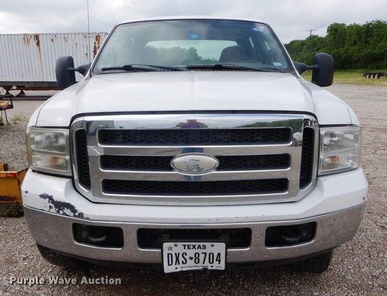 image for item DC0228 2006 Ford F250 Super Duty Crew Cab pickup truck