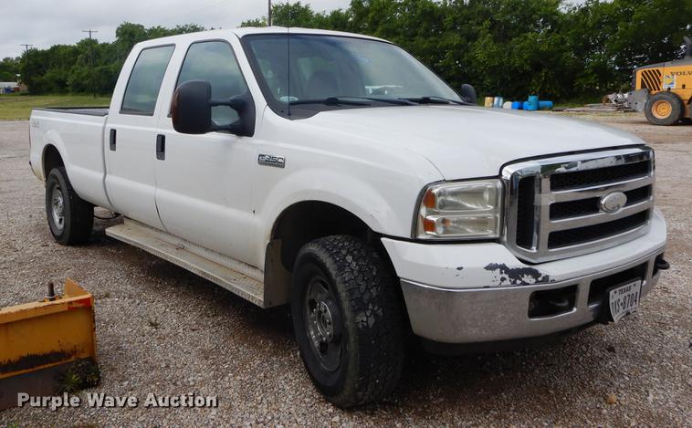 image for item DC0228 2006 Ford F250 Super Duty Crew Cab pickup truck