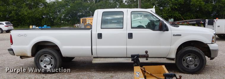image for item DC0228 2006 Ford F250 Super Duty Crew Cab pickup truck