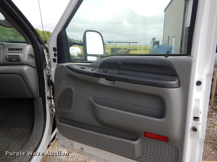 image for item DC0228 2006 Ford F250 Super Duty Crew Cab pickup truck