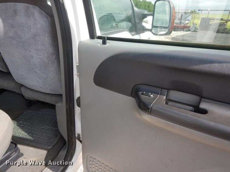 image for item DC0228 2006 Ford F250 Super Duty Crew Cab pickup truck