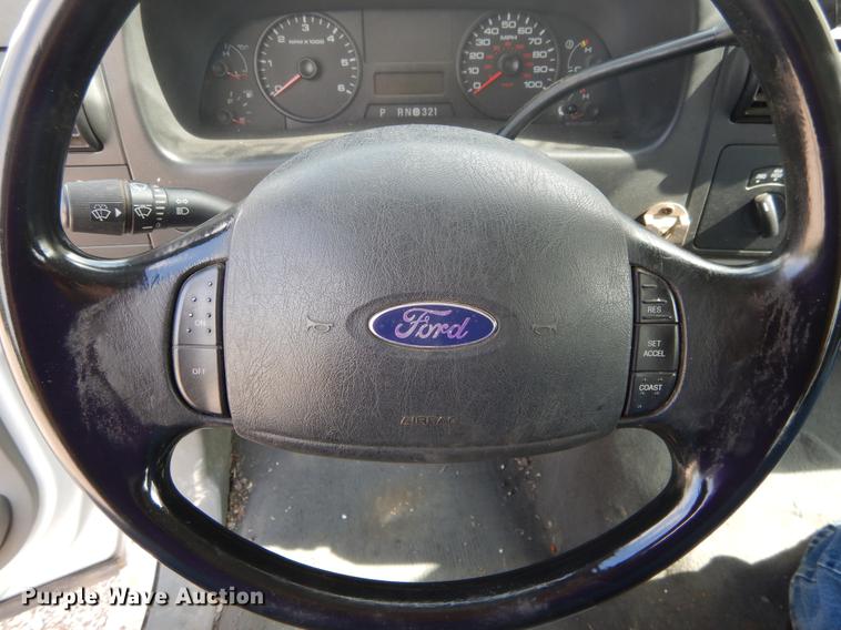 image for item DC0228 2006 Ford F250 Super Duty Crew Cab pickup truck