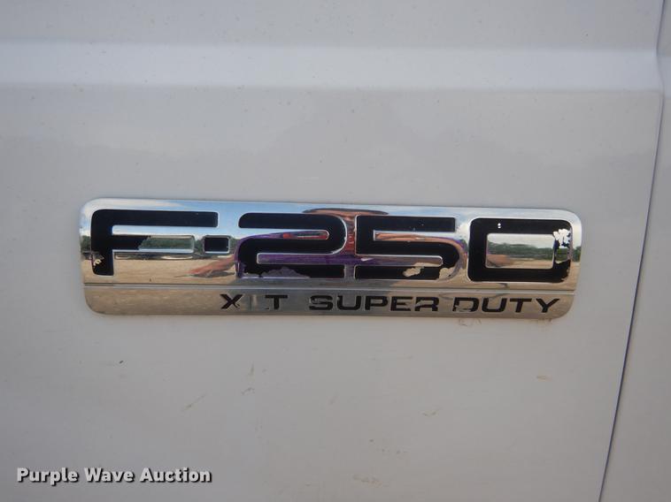 image for item DC0228 2006 Ford F250 Super Duty Crew Cab pickup truck
