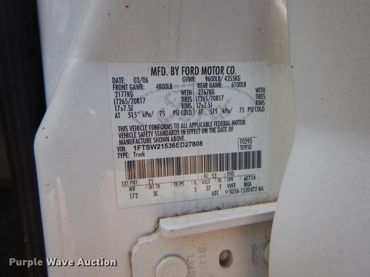 image for item DC0228 2006 Ford F250 Super Duty Crew Cab pickup truck