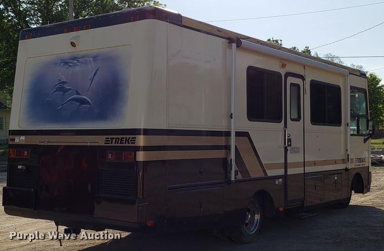 image for item DD4705 1996 Chevrolet P30 Safari Trek Pathmaker RV