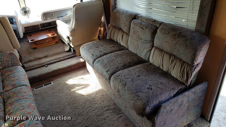 image for item DD4705 1996 Chevrolet P30 Safari Trek Pathmaker RV