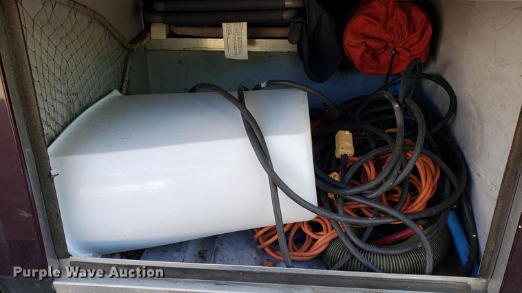 image for item DD4705 1996 Chevrolet P30 Safari Trek Pathmaker RV