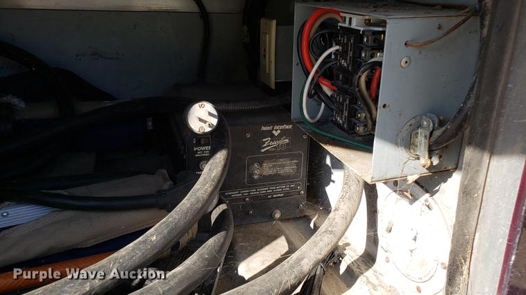 image for item DD4705 1996 Chevrolet P30 Safari Trek Pathmaker RV