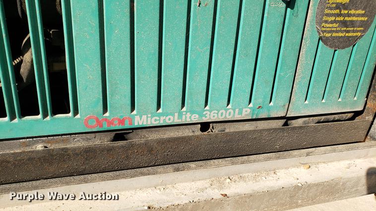 image for item DD4705 1996 Chevrolet P30 Safari Trek Pathmaker RV