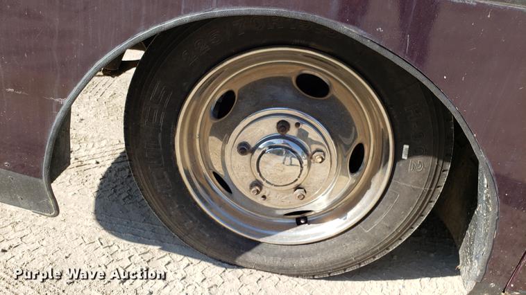 image for item DD4705 1996 Chevrolet P30 Safari Trek Pathmaker RV