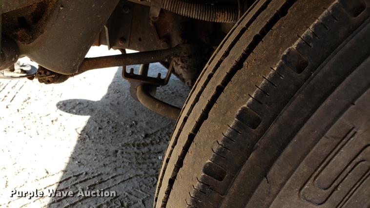 image for item DD4705 1996 Chevrolet P30 Safari Trek Pathmaker RV