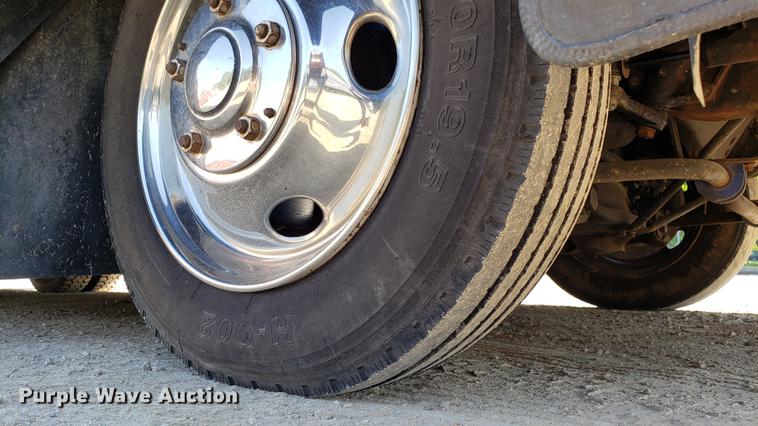 image for item DD4705 1996 Chevrolet P30 Safari Trek Pathmaker RV