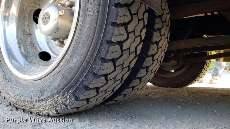 image for item DD4705 1996 Chevrolet P30 Safari Trek Pathmaker RV