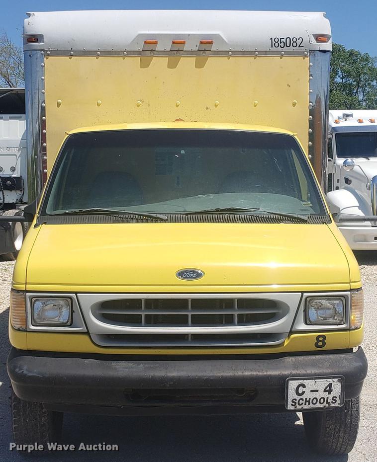 image for item DD4707 1998 Ford Econoline E350 box truck