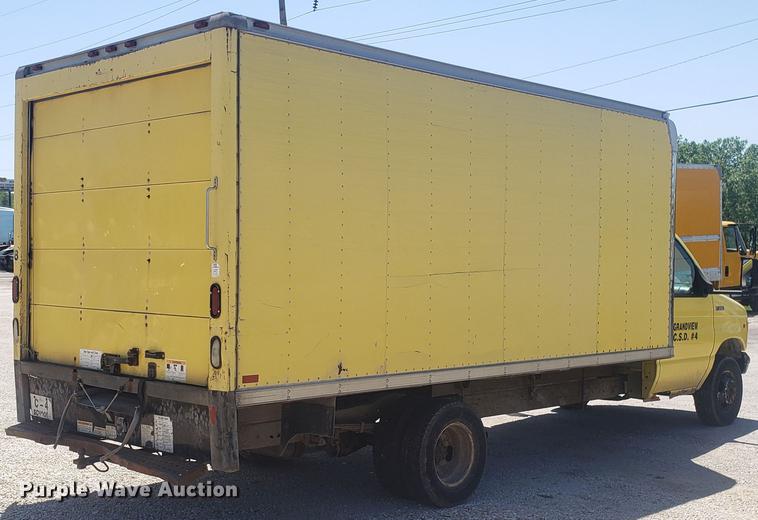 image for item DD4707 1998 Ford Econoline E350 box truck
