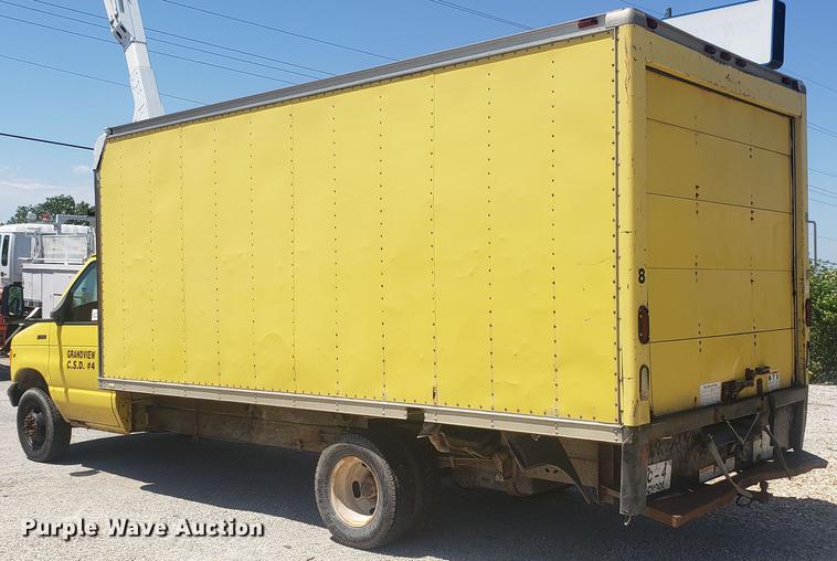 image for item DD4707 1998 Ford Econoline E350 box truck