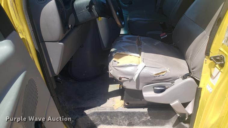 image for item DD4707 1998 Ford Econoline E350 box truck