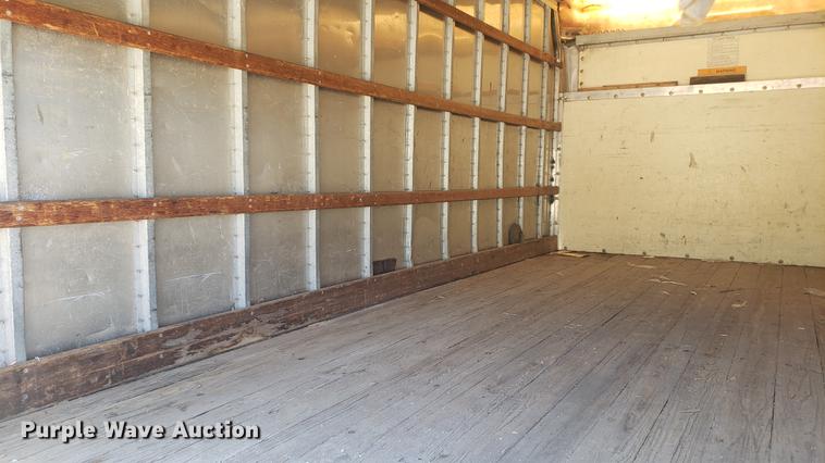 image for item DD4707 1998 Ford Econoline E350 box truck