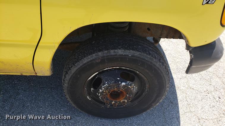 image for item DD4707 1998 Ford Econoline E350 box truck