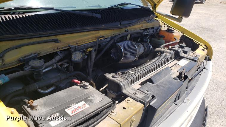 image for item DD4707 1998 Ford Econoline E350 box truck