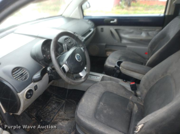 image for item DD7005 2000 Volkswagen New Beetle