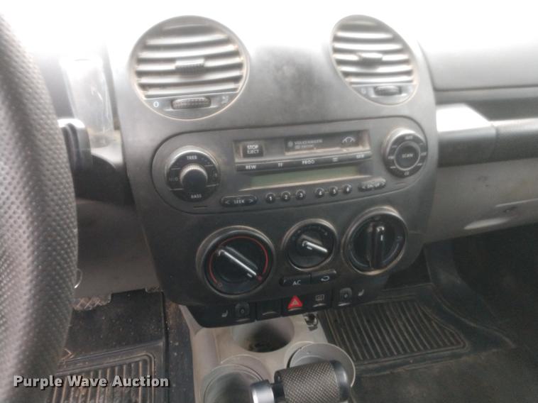 image for item DD7005 2000 Volkswagen New Beetle